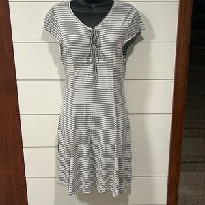 Short sleeve grey/white jersey dress. Sz M